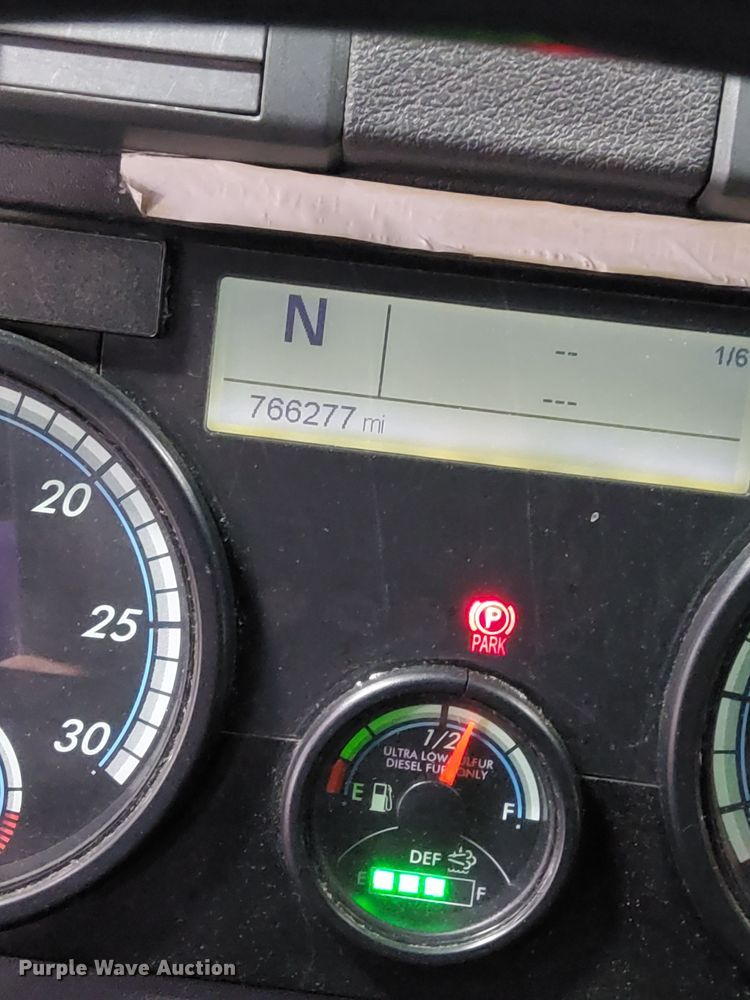 image for item DV9783 2014 Freightliner Cascadia Evolution  semi truck