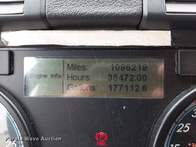 image for item DV9783 2014 Freightliner Cascadia Evolution  semi truck