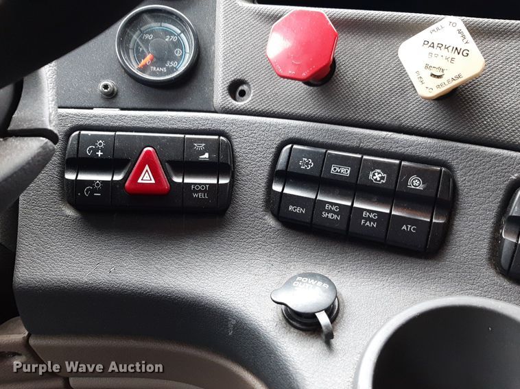 image for item DV9783 2014 Freightliner Cascadia Evolution  semi truck