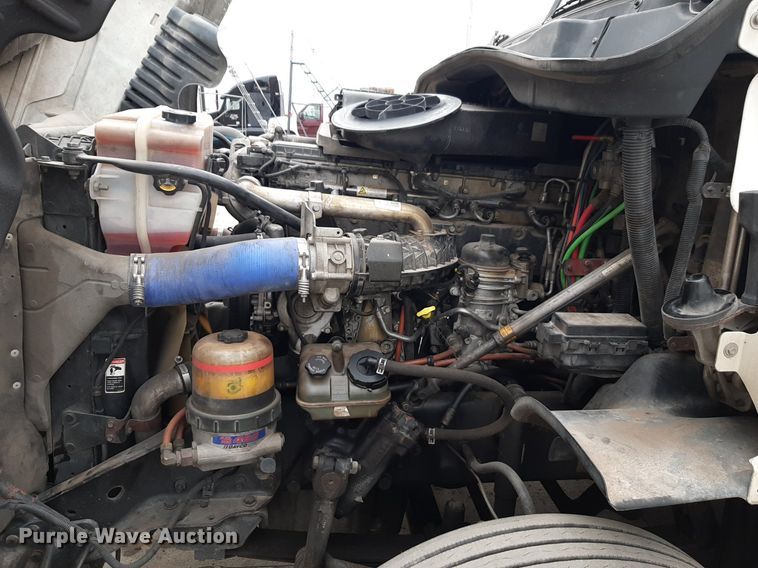 image for item DV9783 2014 Freightliner Cascadia Evolution  semi truck