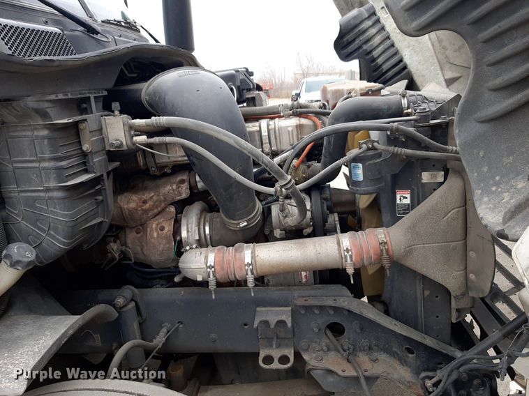 image for item DV9783 2014 Freightliner Cascadia Evolution  semi truck