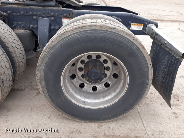 image for item DV9783 2014 Freightliner Cascadia Evolution  semi truck