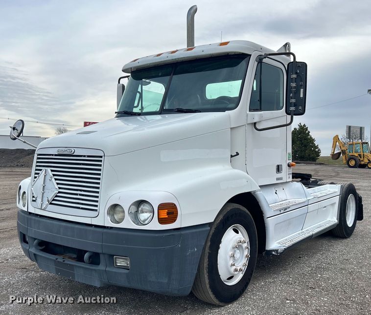 image for item EG1174 2002 Freightliner  Century Class semi truck