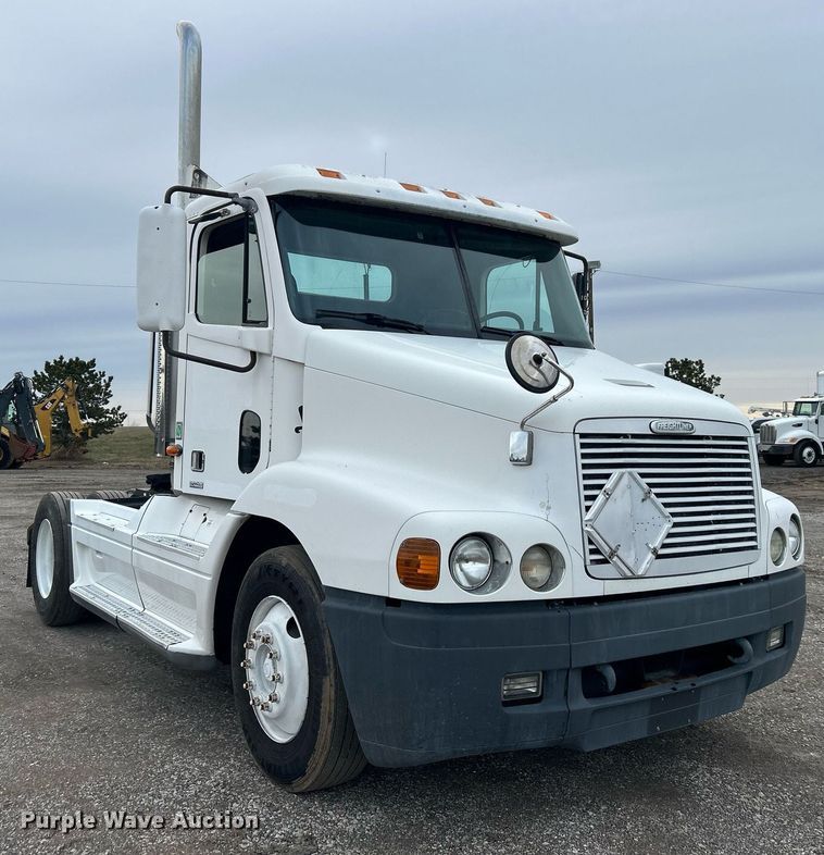 image for item EG1174 2002 Freightliner  Century Class semi truck