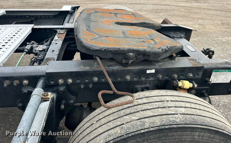 image for item EG1174 2002 Freightliner  Century Class semi truck