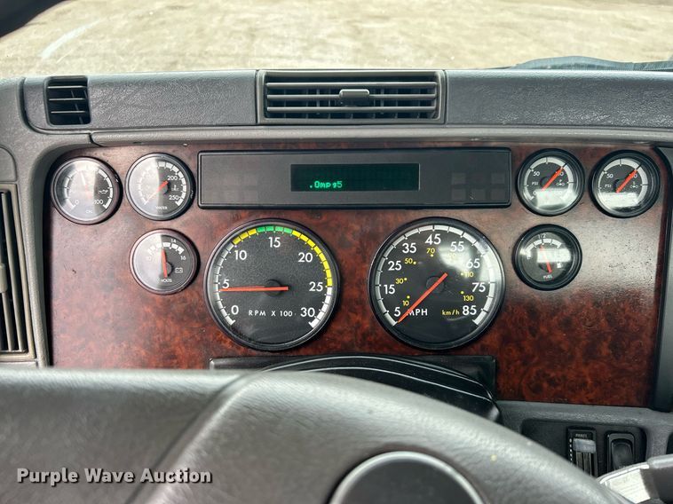 image for item EG1174 2002 Freightliner  Century Class semi truck