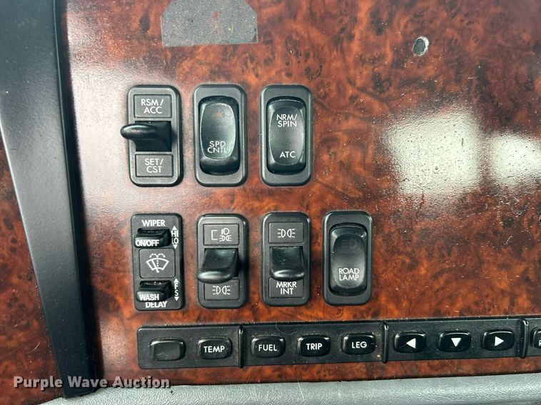 image for item EG1174 2002 Freightliner  Century Class semi truck