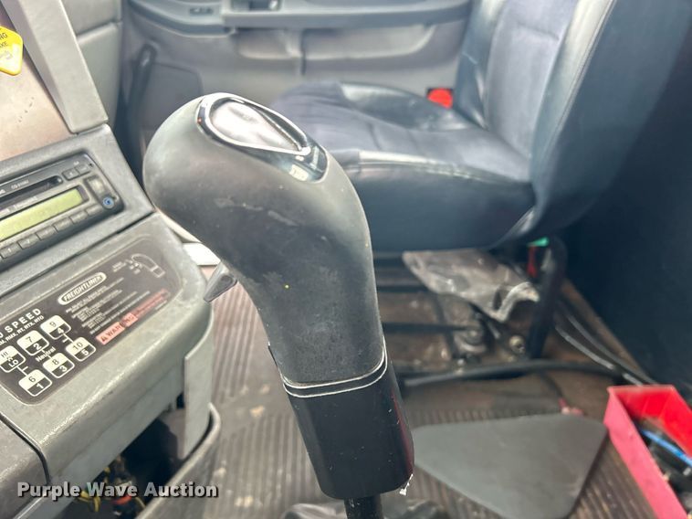 image for item EG1174 2002 Freightliner  Century Class semi truck