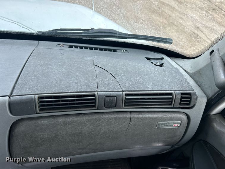 image for item EG1174 2002 Freightliner  Century Class semi truck