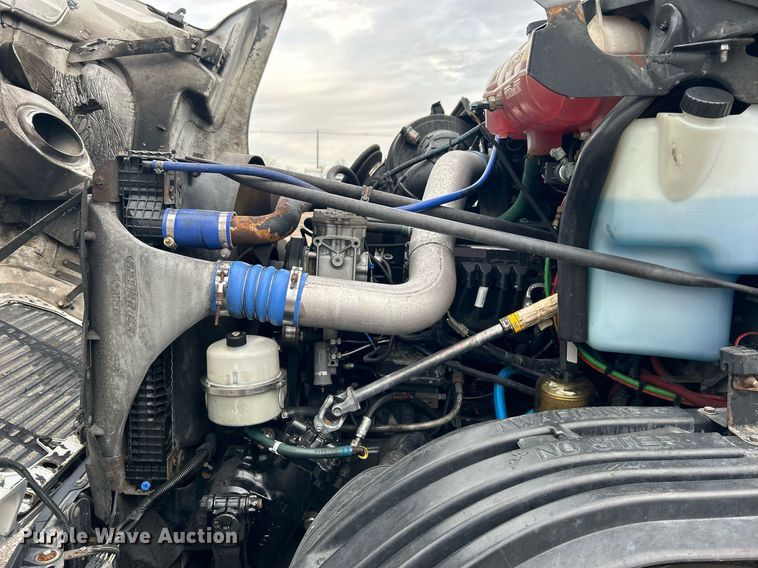 image for item EG1174 2002 Freightliner  Century Class semi truck