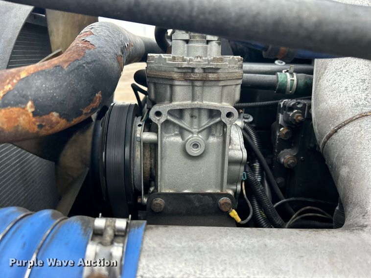 image for item EG1174 2002 Freightliner  Century Class semi truck