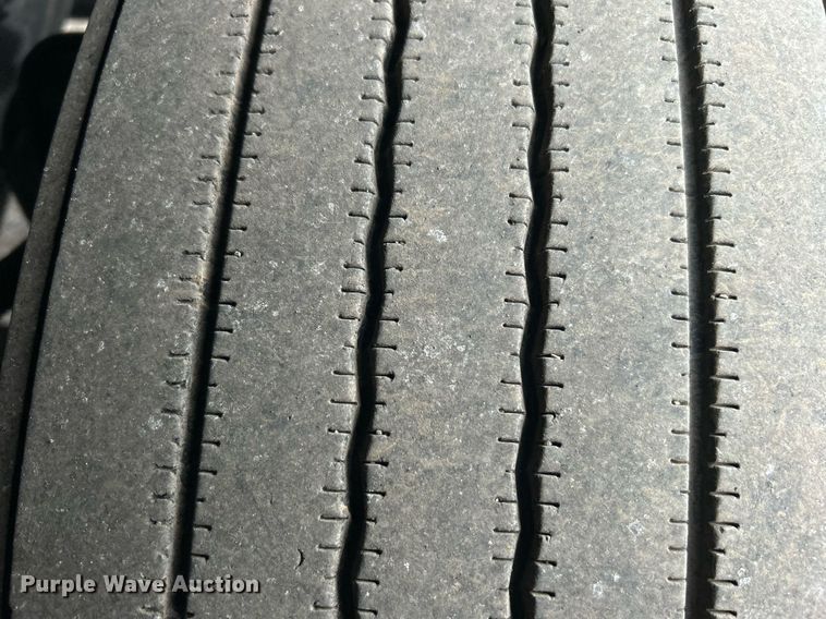 image for item EG1174 2002 Freightliner  Century Class semi truck