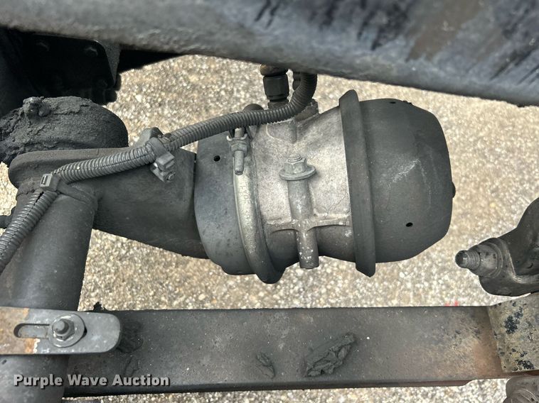 image for item EG1174 2002 Freightliner  Century Class semi truck