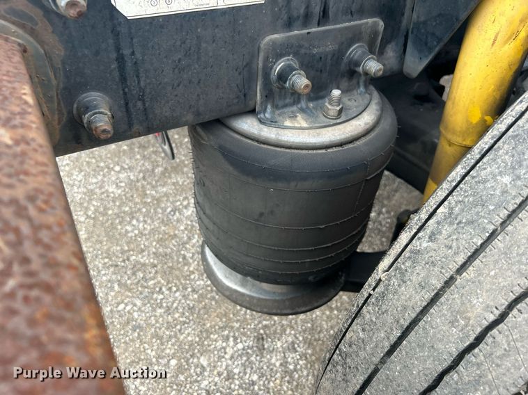 image for item EG1174 2002 Freightliner  Century Class semi truck