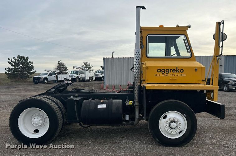image for item EG1191 1991 Ottawa 30 yard truck