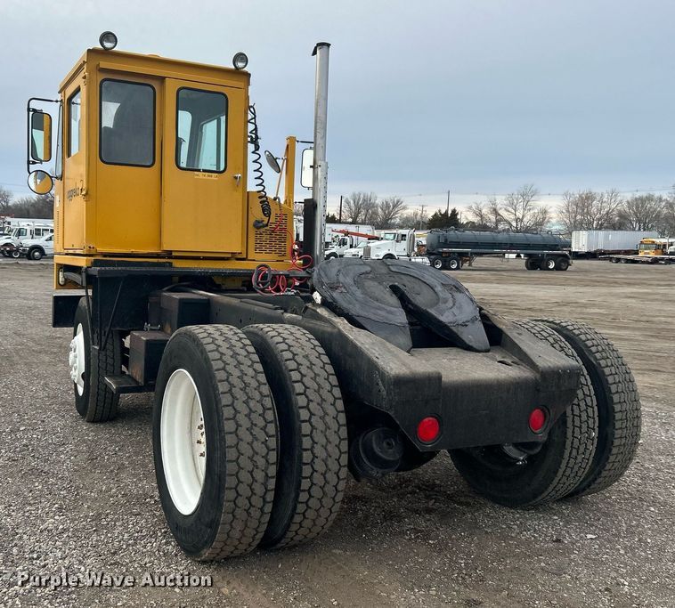 image for item EG1191 1991 Ottawa 30 yard truck