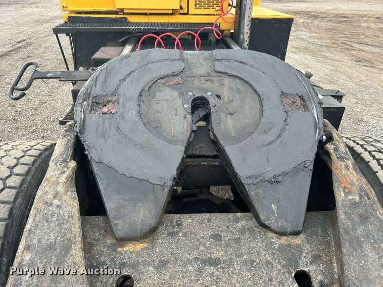 image for item EG1191 1991 Ottawa 30 yard truck