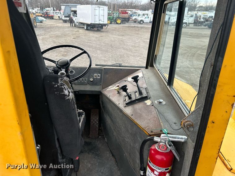 image for item EG1191 1991 Ottawa 30 yard truck