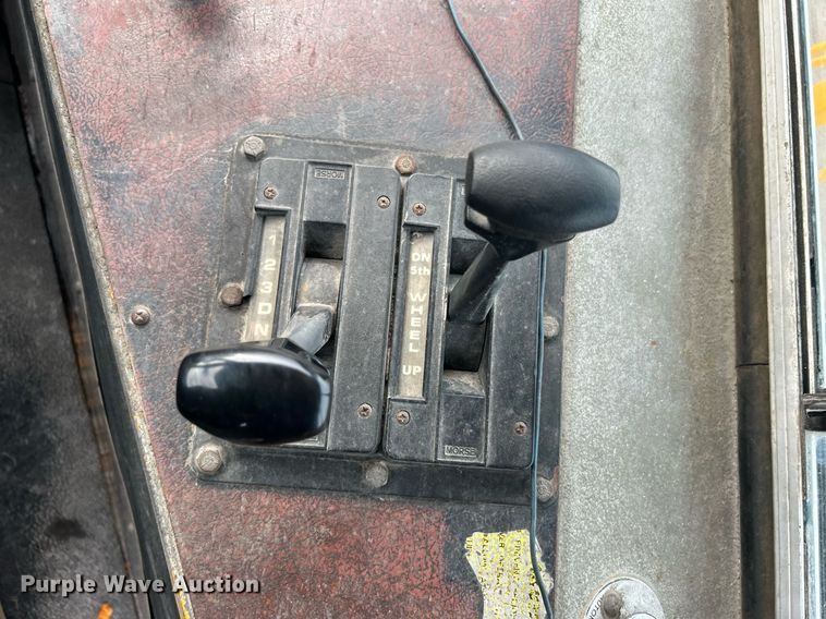 image for item EG1191 1991 Ottawa 30 yard truck