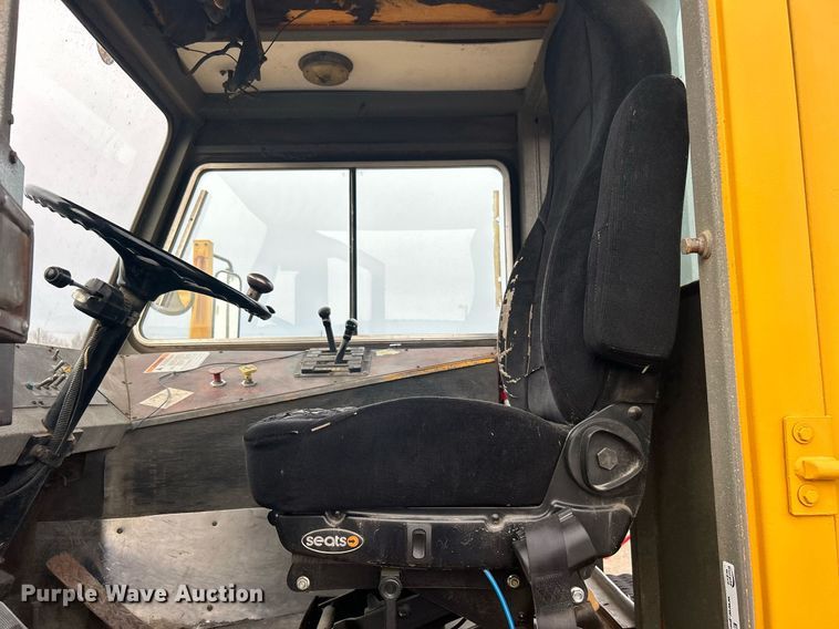 image for item EG1191 1991 Ottawa 30 yard truck