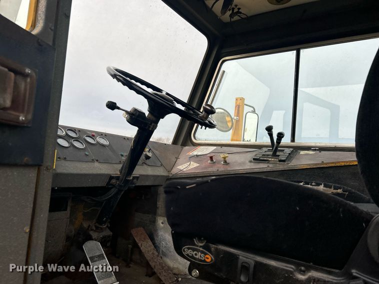 image for item EG1191 1991 Ottawa 30 yard truck