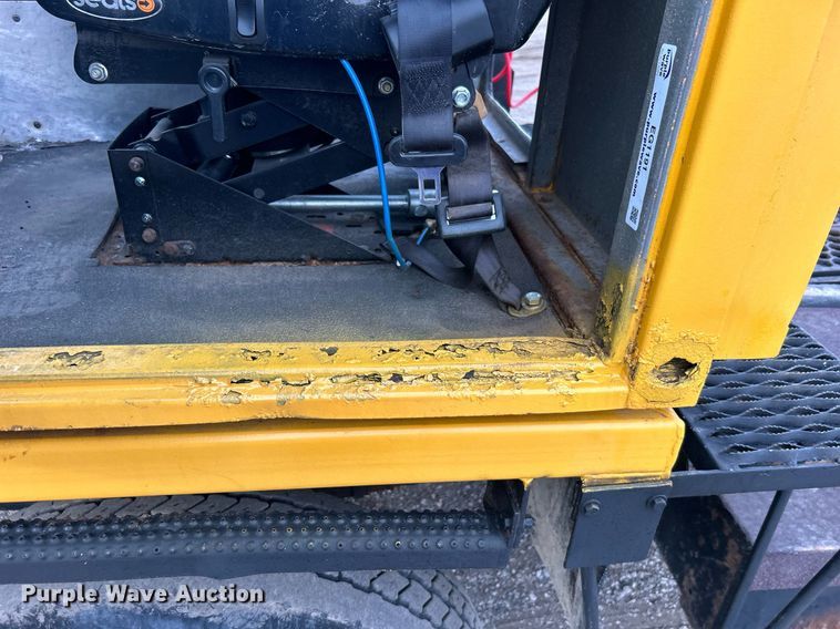 image for item EG1191 1991 Ottawa 30 yard truck