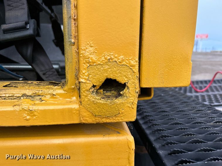 image for item EG1191 1991 Ottawa 30 yard truck