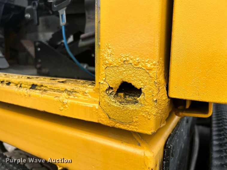 image for item EG1191 1991 Ottawa 30 yard truck