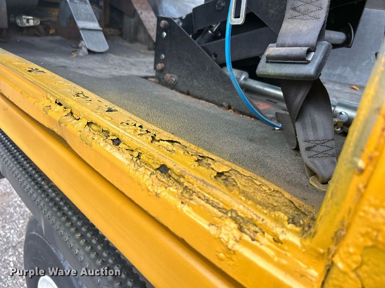 image for item EG1191 1991 Ottawa 30 yard truck