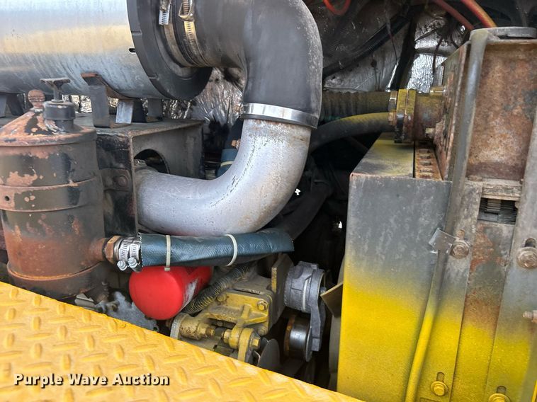 image for item EG1191 1991 Ottawa 30 yard truck