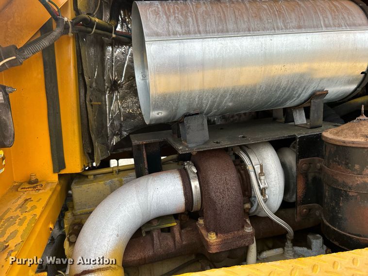 image for item EG1191 1991 Ottawa 30 yard truck