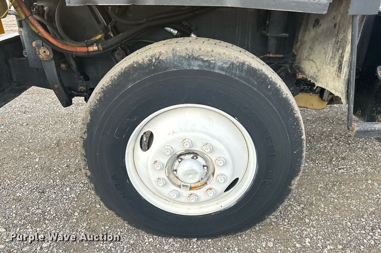 image for item EG1191 1991 Ottawa 30 yard truck