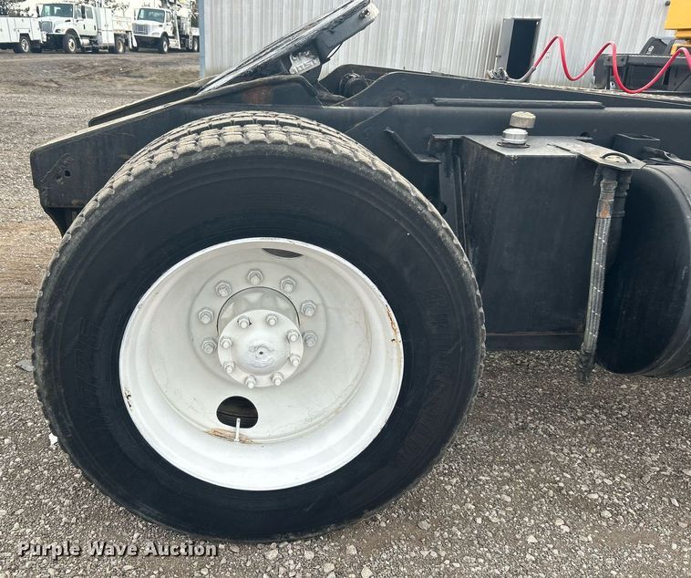 image for item EG1191 1991 Ottawa 30 yard truck