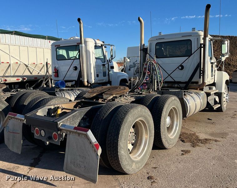 image for item EI0587 2012 Mack  CHU613 semi truck