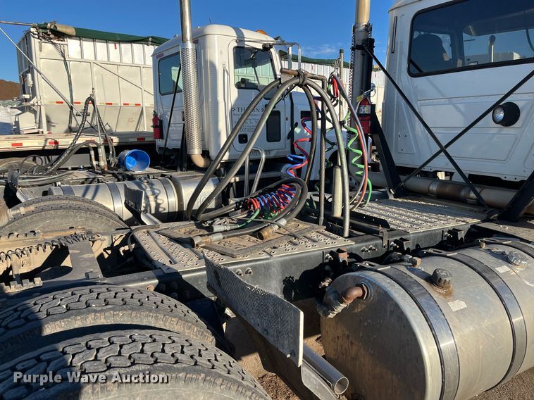 image for item EI0587 2012 Mack  CHU613 semi truck