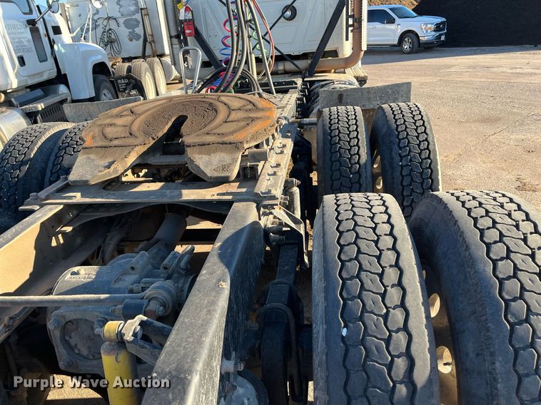 image for item EI0587 2012 Mack  CHU613 semi truck