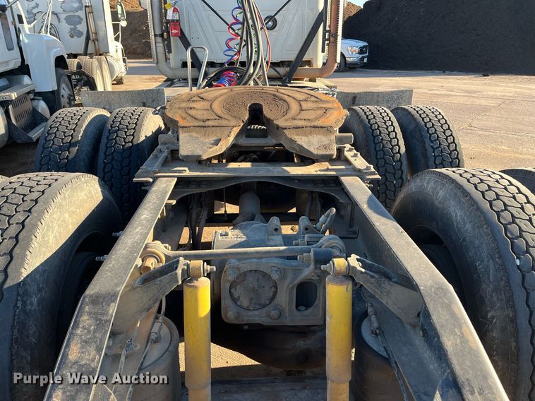 image for item EI0587 2012 Mack  CHU613 semi truck