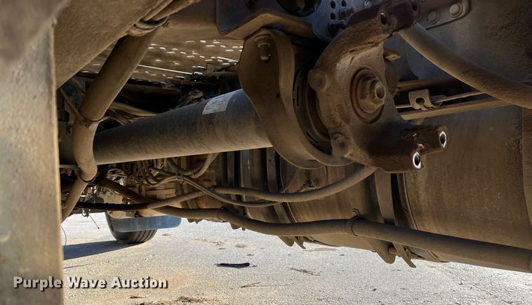 image for item EI0587 2012 Mack  CHU613 semi truck