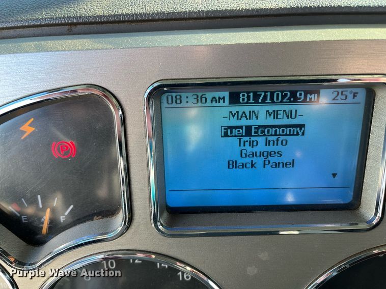 image for item EI0587 2012 Mack  CHU613 semi truck