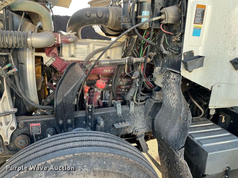 image for item EI0587 2012 Mack  CHU613 semi truck