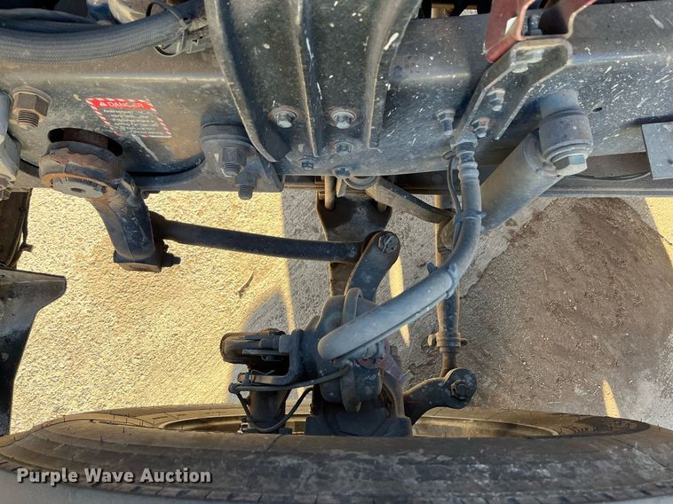 image for item EI0587 2012 Mack  CHU613 semi truck