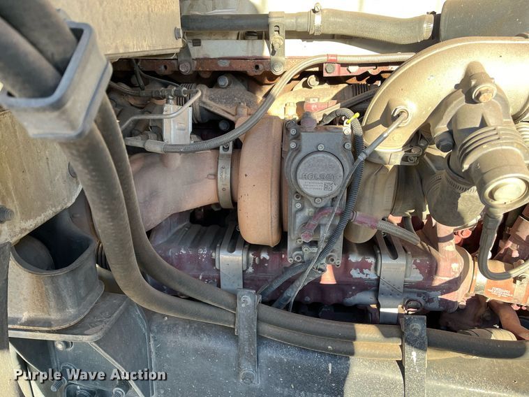 image for item EI0587 2012 Mack  CHU613 semi truck