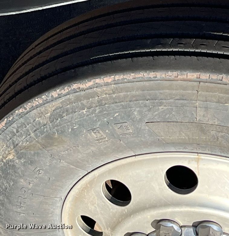 image for item EI0587 2012 Mack  CHU613 semi truck