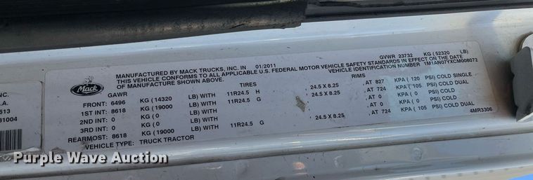 image for item EI0587 2012 Mack  CHU613 semi truck