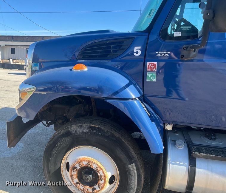 image for item EI0627 2013 International  WorkStar 7300 box truck