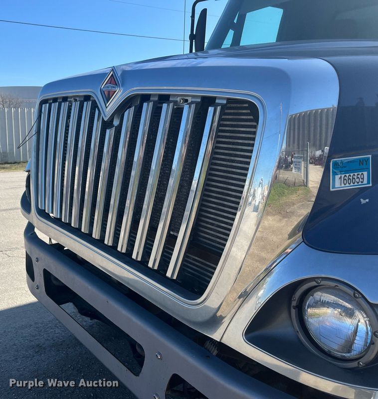 image for item EI0627 2013 International  WorkStar 7300 box truck