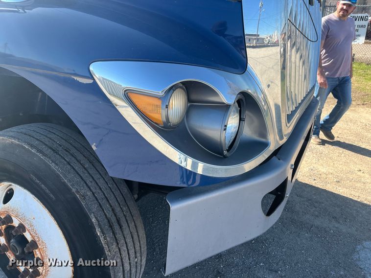 image for item EI0627 2013 International  WorkStar 7300 box truck