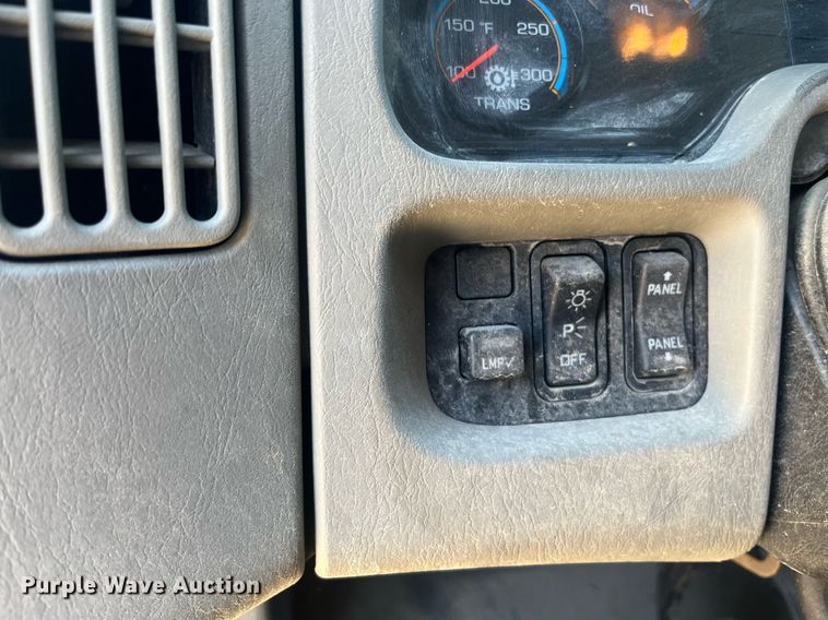 image for item EI0627 2013 International  WorkStar 7300 box truck