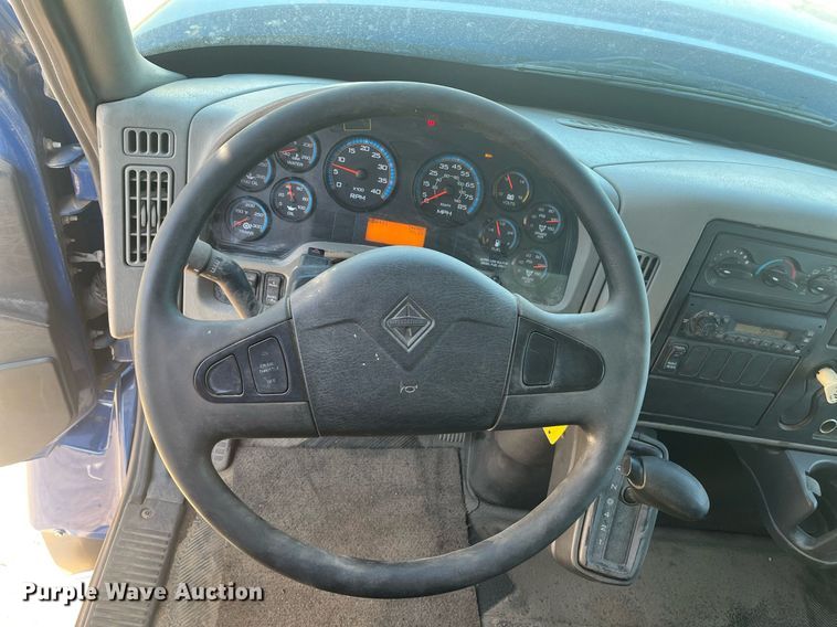 image for item EI0627 2013 International  WorkStar 7300 box truck