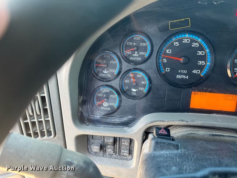 image for item EI0627 2013 International  WorkStar 7300 box truck